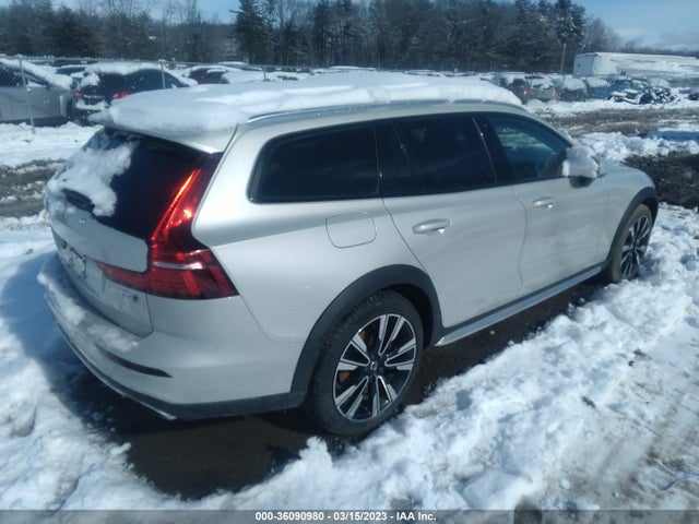 2020 Volvo V60, VIN: YV4102WK7L1030682