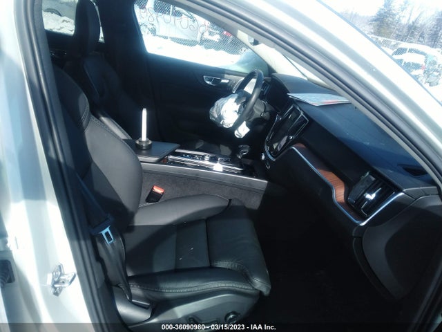 2020 Volvo V60, VIN: YV4102WK7L1030682