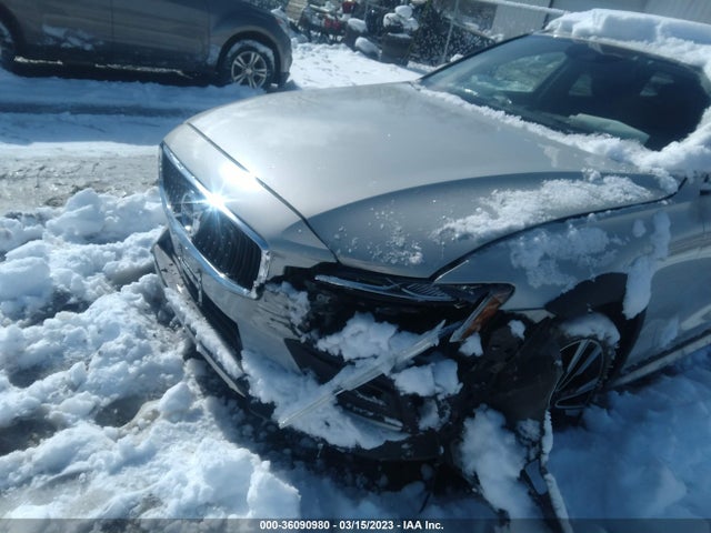 2020 Volvo V60, VIN: YV4102WK7L1030682