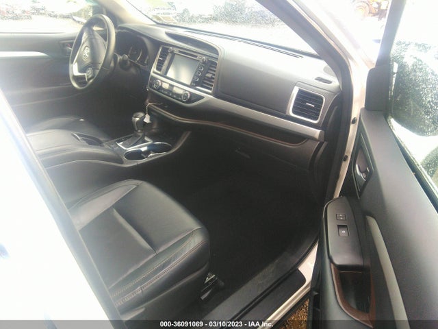 2015 Toyota Highlander, VIN: 5TDJKRFH9FS105741