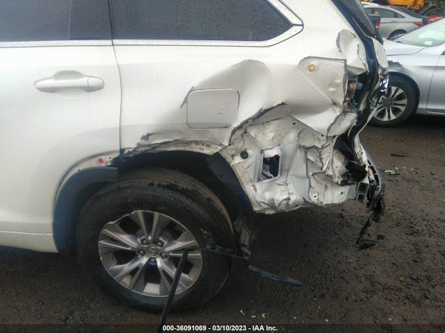 2015 Toyota Highlander, VIN: 5TDJKRFH9FS105741