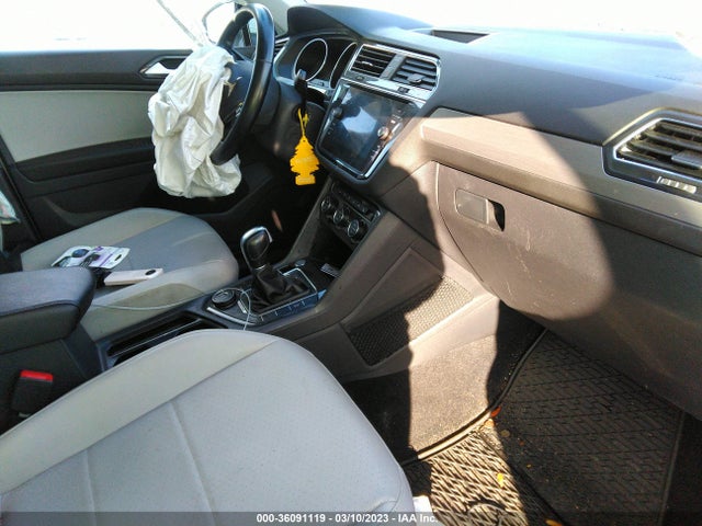3VV2B7AX5JM122215 Volkswagen Tiguan Sel/se