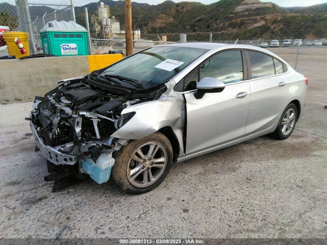 Chevrolet CRUZE LT 2018 1G1BE5SM7J7211981 Image 2