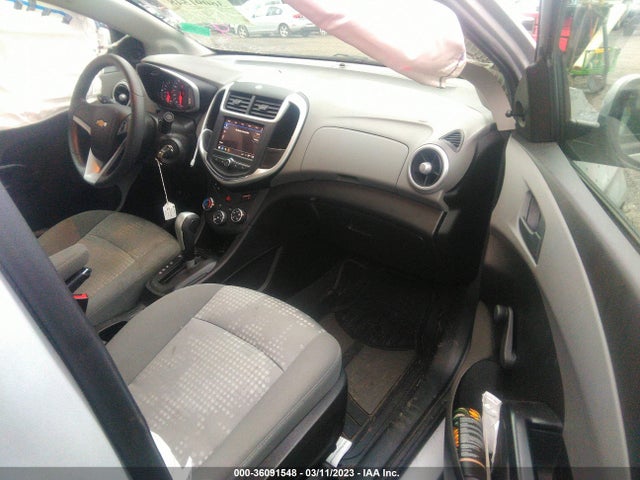 Chevrolet SONIC LS 2018 1G1JB5SG4J4124698 Image 6