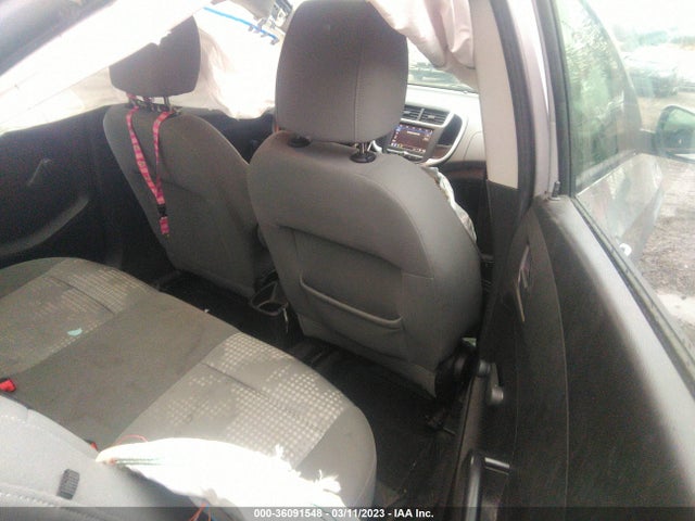 Chevrolet SONIC LS 2018 1G1JB5SG4J4124698 Image 9