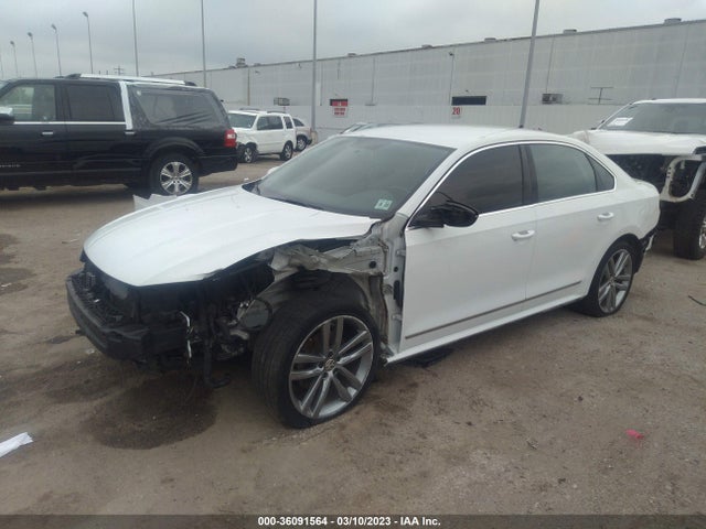 1VWDT7A38HC061761 Volkswagen Passat R-line W/comfort Pkg
