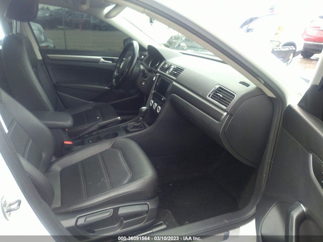1VWDT7A38HC061761 Volkswagen Passat R-line W/comfort Pkg