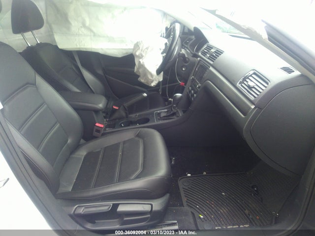 1VWAA7A31JC010620 Volkswagen Passat 2.0t S/r-line
