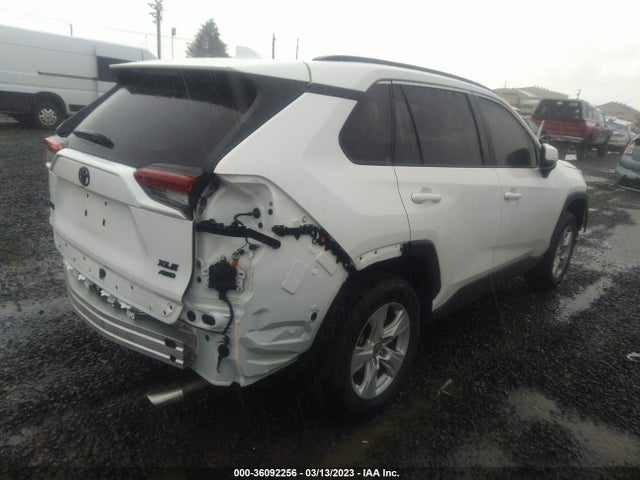 2021 TOYOTA RAV4 XLE VIN: 2T3P1RFV7MC227630