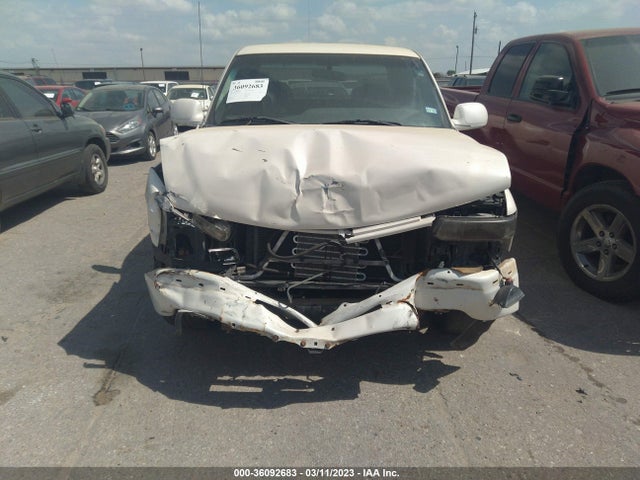 2000 CHEVROLET SILVERADO 1500 LS VIN: 2GCEC19T8Y1343879