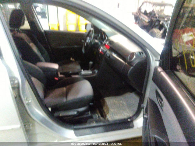 2006 MAZDA MAZDA3 I VIN: JM1BK12FX61445925