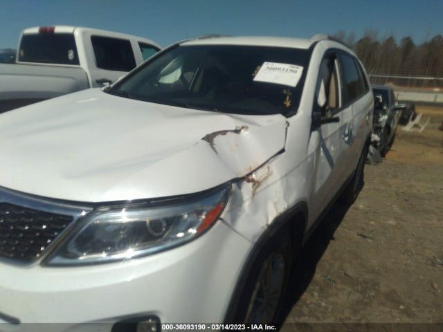 2015 KIA SORENTO LX VIN: 5XYKT3A60FG622069