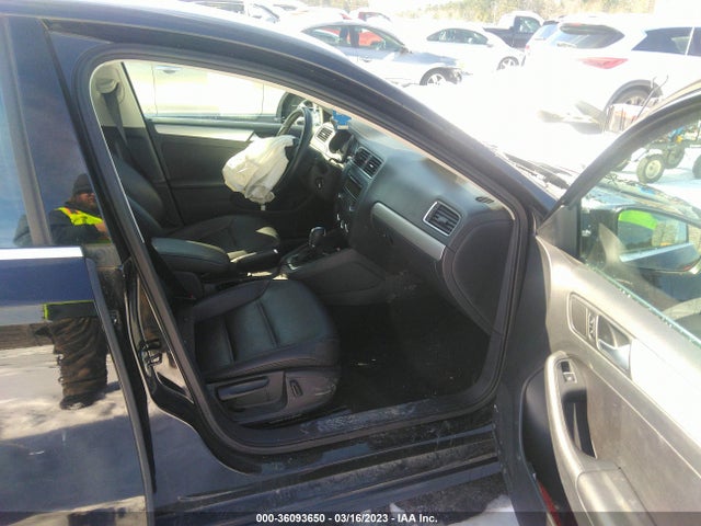 3VWD17AJ2EM431312 Volkswagen Jetta Sedan Se W/connectivity
