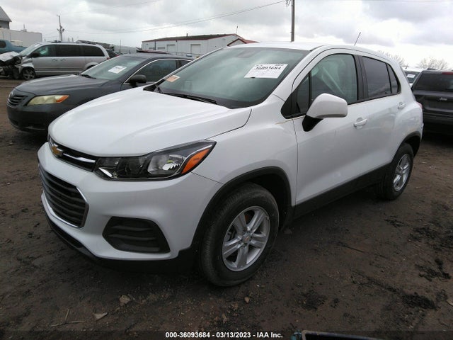 Chevrolet TRAX LS 2022 KL7CJNSM1NB545415 Image 2