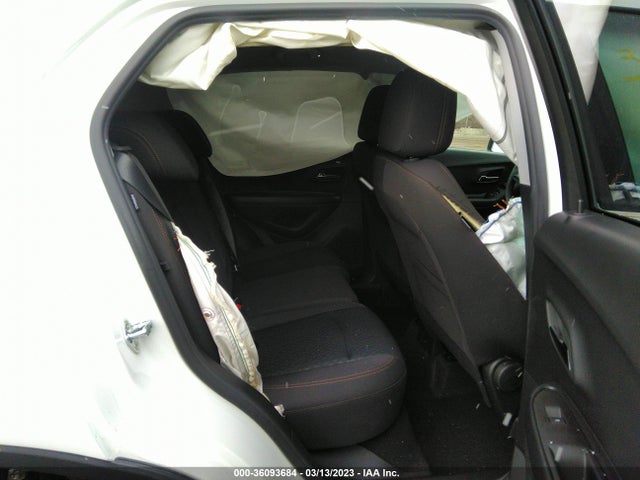 Chevrolet TRAX LS 2022 KL7CJNSM1NB545415 Image 8