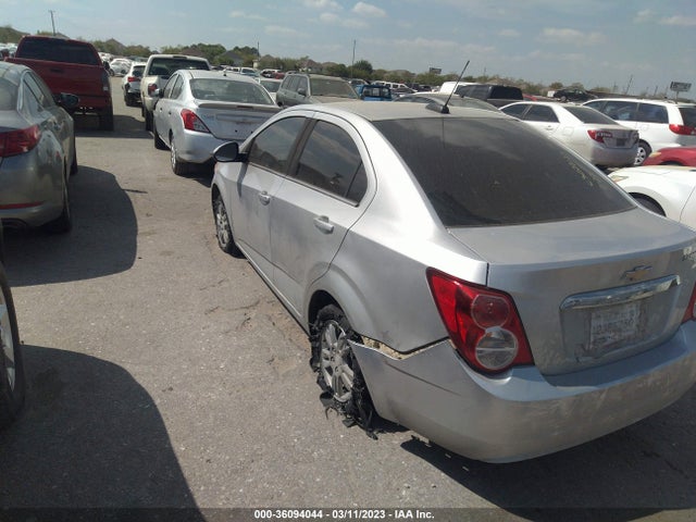 Chevrolet SONIC LT 2015 1G1JC5SH7F4200332 Image 3