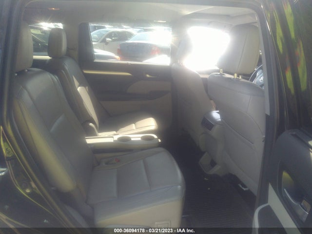 Toyota Highlander Se/xle 2018 5TDJZRFH6JS863654 Image 9