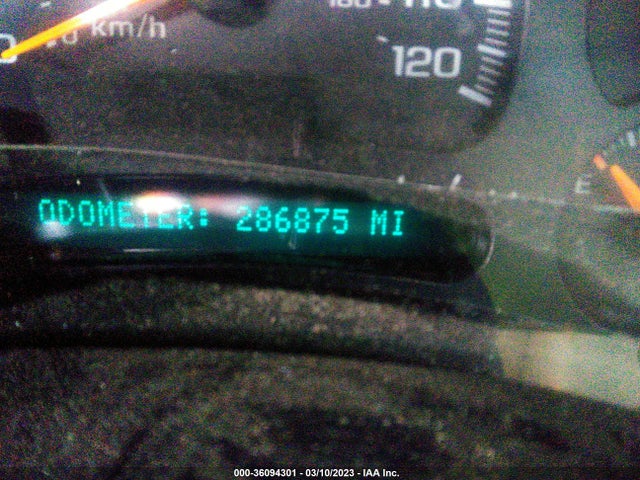 Chevrolet Tahoe Lt 2004 1GNEC13ZX4J306367 Image 8