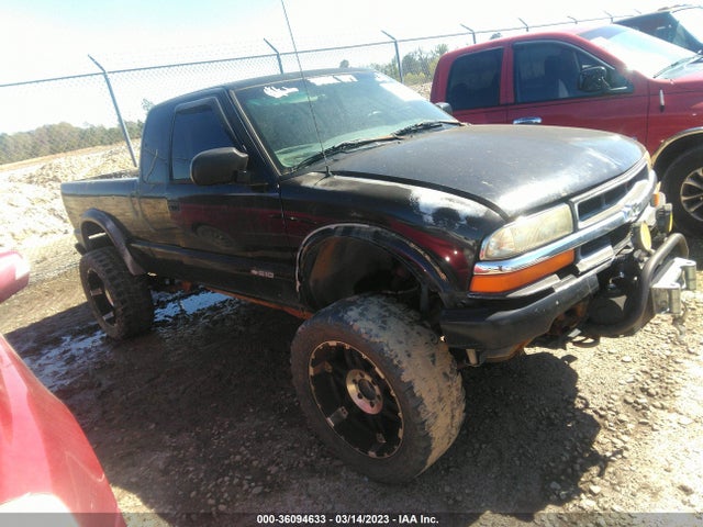 2000 CHEVROLET S-10 LS W/ZR2 VIN: 1GCCT19W7Y8138147