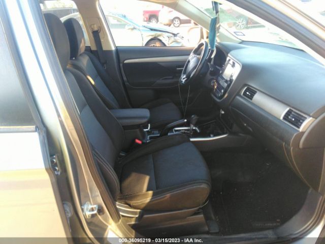 JA4AD2A33HZ028664 Mitsubishi Outlander Es