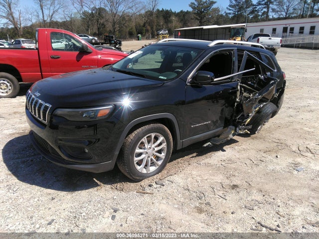 1C4PJLCB8KD370358 Jeep Cherokee Latitude