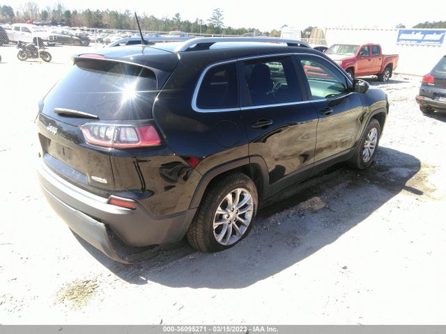 1C4PJLCB8KD370358 Jeep Cherokee Latitude