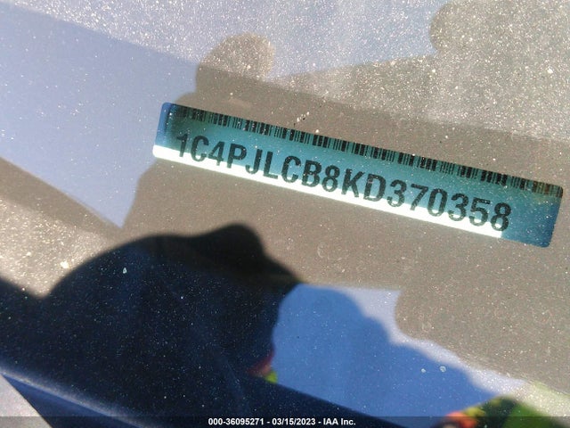 1C4PJLCB8KD370358 Jeep Cherokee Latitude