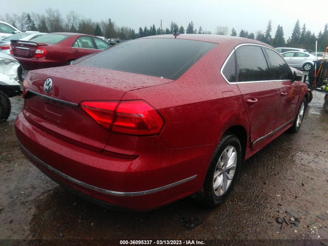 1VWAT7A33GC028524 Volkswagen Passat 1.8t S