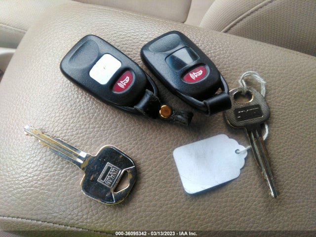 2012 HYUNDAI SANTA FE GLS VIN: 5XYZG3ABXCG168425