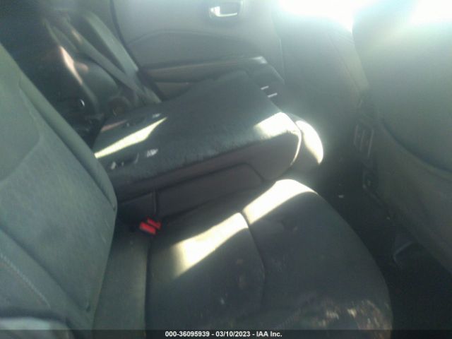 3C4NJCAB7JT425496 Jeep Compass Sport