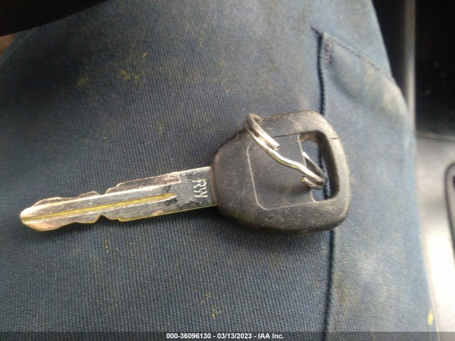 2000 HONDA ACCORD SDN EX VIN: 1HGCG6673YA084600