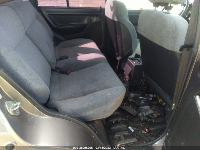 Chevrolet Tracker 1998 2CNBE136XW6901842 Image 10