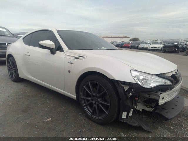 Toyota 86 2017 JF1ZNAA13H8704296 Image 1