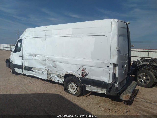 Mercedes-Benz SPRINTER CARGO VANS 2014 WD3PE8DE3E5896237 Image 4