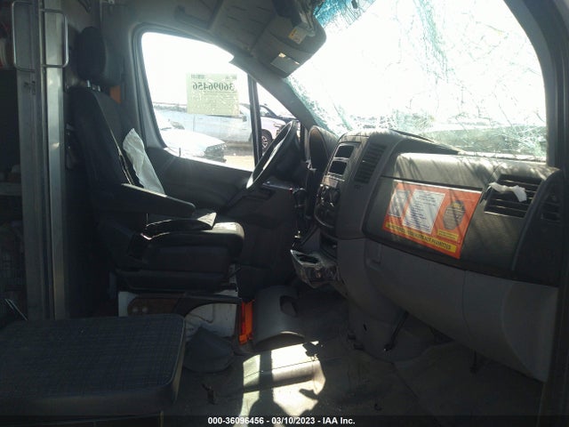 Mercedes-Benz SPRINTER CARGO VANS 2014 WD3PE8DE3E5896237 Image 6
