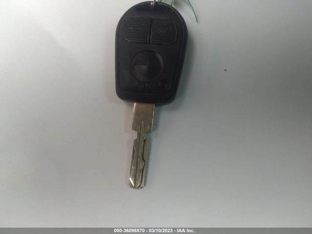 BMW 5 Series 528i 1998 WBADD5329WBV54521 Image 3