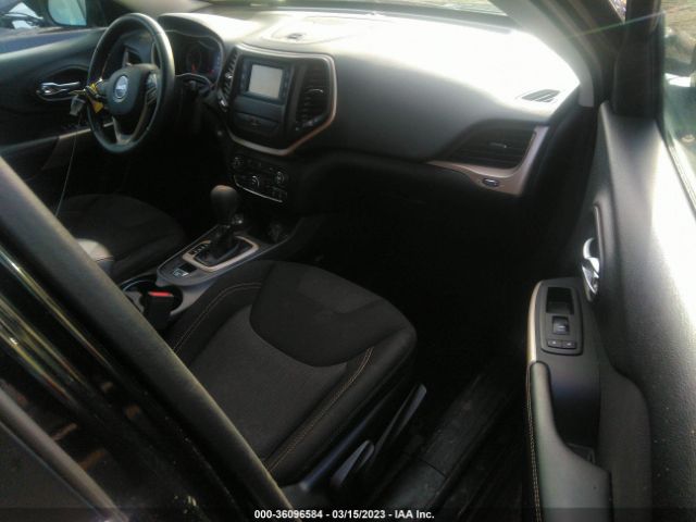 1C4PJMCB8HD236769 Jeep Cherokee Latitude