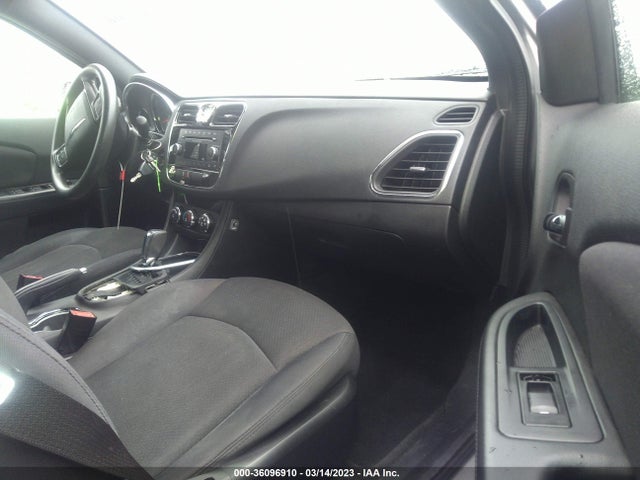 Chrysler 200 LX 2014 1C3CCBAB1EN230791 Image 5