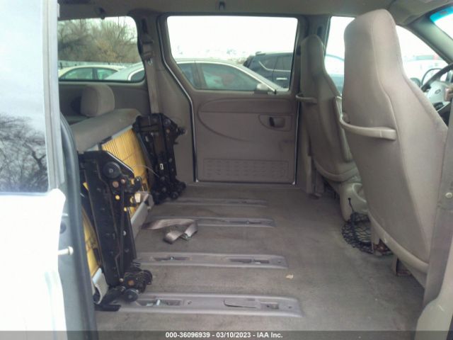 2B4GP44382R513606 Dodge Grand Caravan Sport