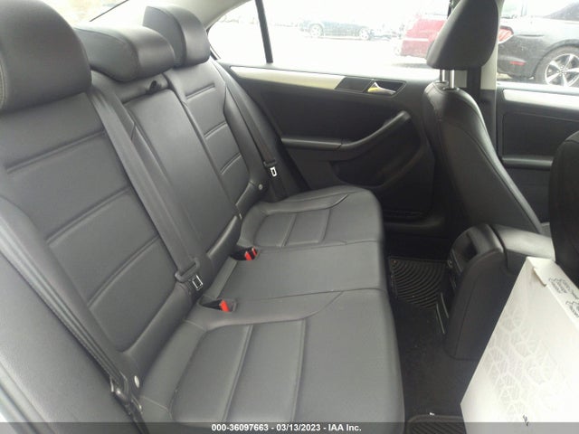 2013 VOLKSWAGEN JETTA SEDAN SE W/CONVENIENCE/SUNROOF VIN: 3VWDP7AJ1DM352033