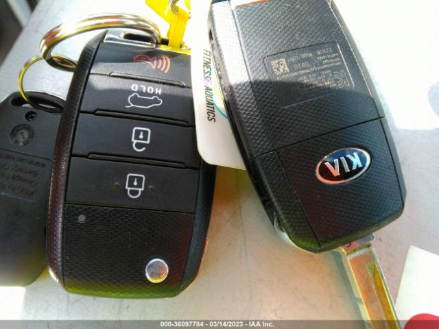 5XYPG4A3XKG535103 KIA SORENTO LX