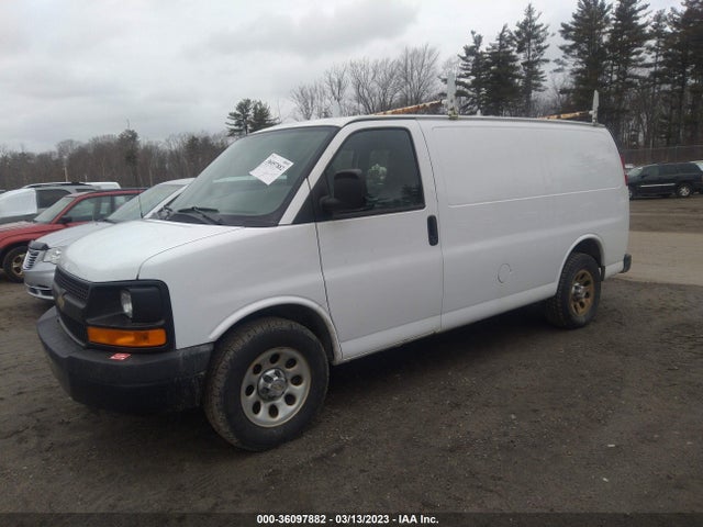 Chevrolet EXPRESS CARGO VAN 2012 1GCSGAFX5C1173543 Image 2