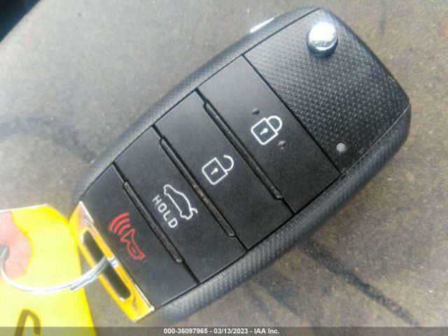KNAGM4A79F5629576 KIA Optima Lx