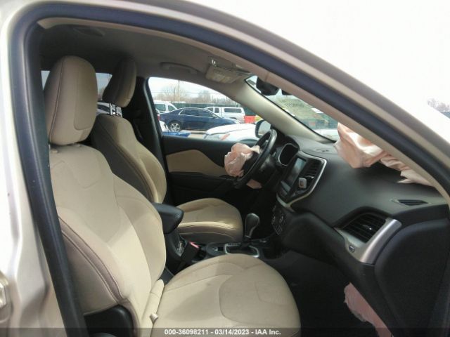 1C4PJMCS3FW635994 Jeep Cherokee Latitude