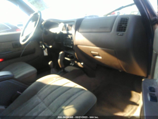 2000 TOYOTA TACOMA VIN: 4TAWN72N4YZ607759