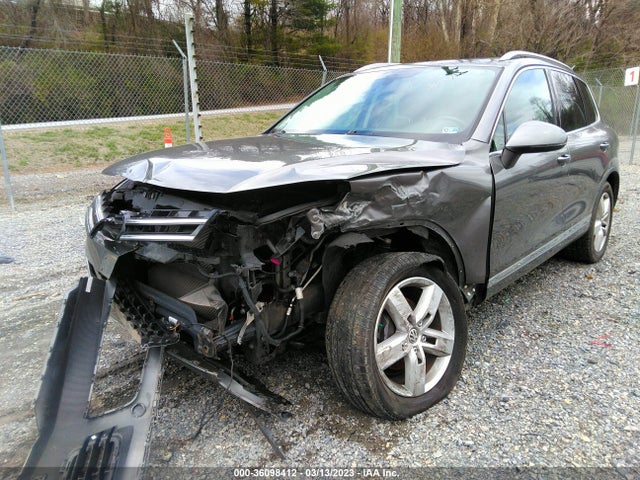 WVGFF9BP1CD000329 Volkswagen Touareg Lux