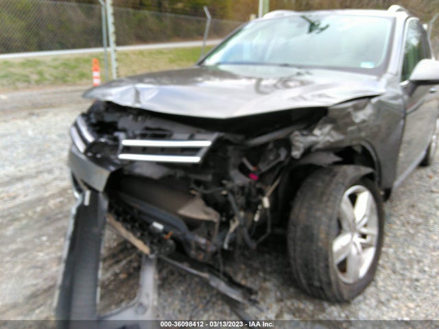 WVGFF9BP1CD000329 Volkswagen Touareg Lux