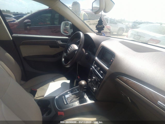 WA1LFAFP3EA057780 Audi Q5 Premium Plus