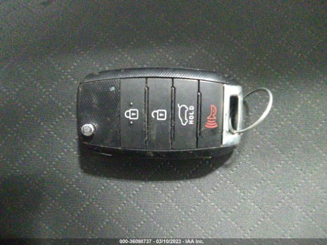 5XYPG4A3XLG676335 KIA SORENTO LX