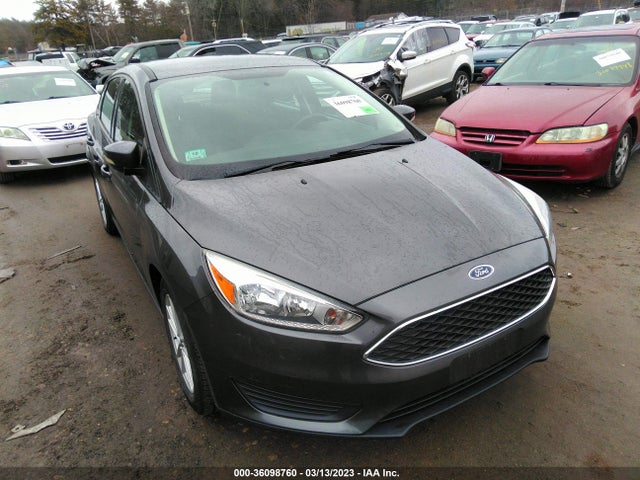 2016 Ford Focus, VIN: 1FADP3F22GL221749
